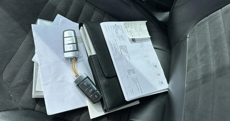 Volkswagen Passat cena 37800 przebieg: 270000, rok produkcji 2012 z Mrocza małe 466